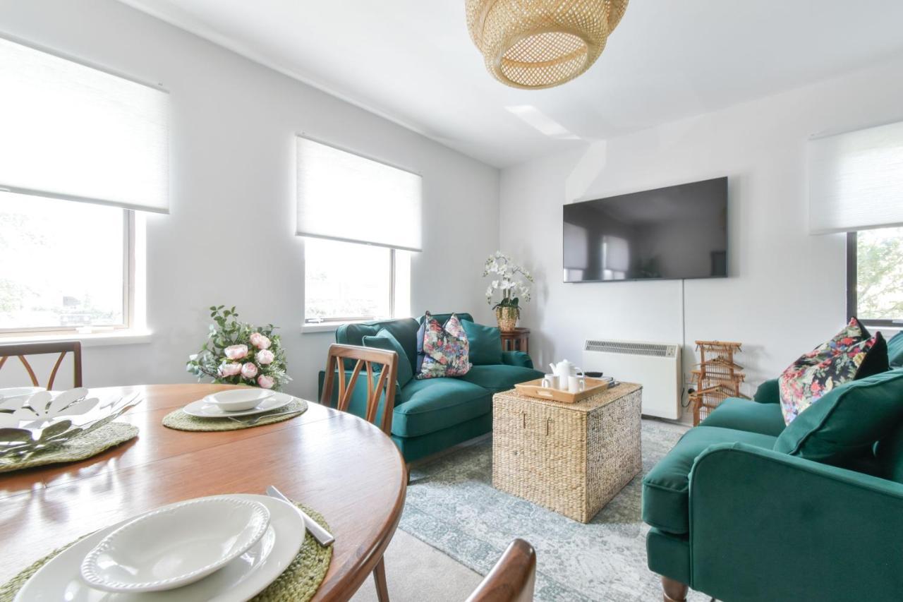 Luxury Spacious 2 Bed Apartment Shilton  외부 사진
