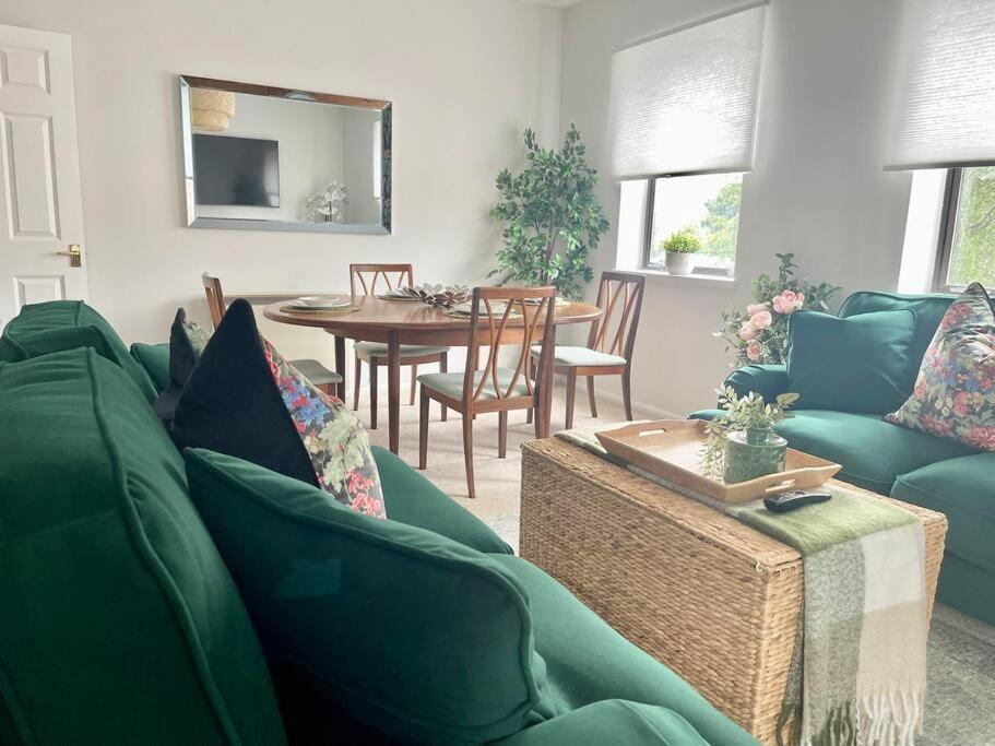 Luxury Spacious 2 Bed Apartment Shilton  외부 사진